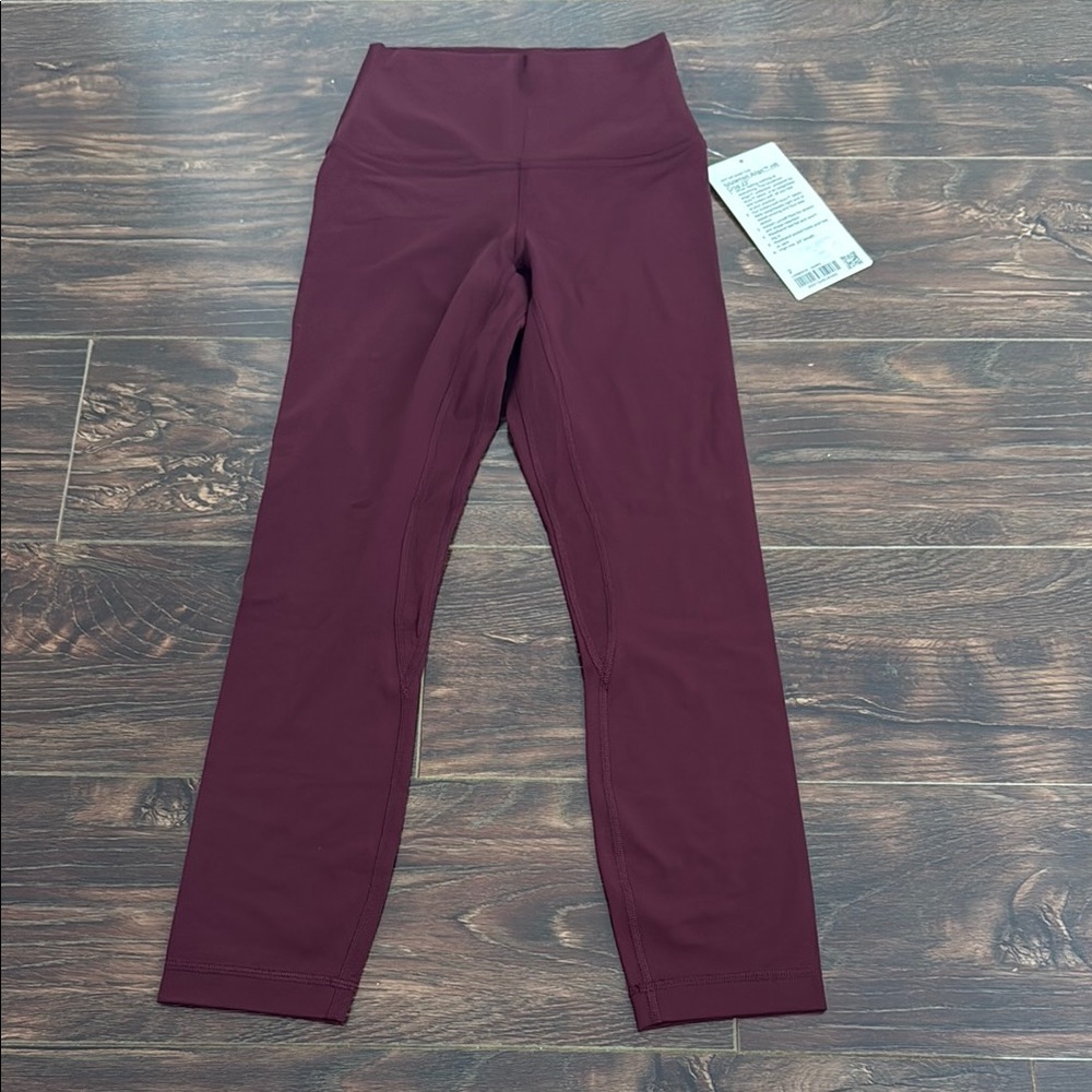 Lululemon Athletica Purple Leggings with Stretchy Fabric and Snug Fit